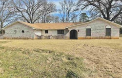 804 RANGE RD, Palestine, TX 75801