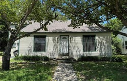 208 N Elm Street, Royse City, TX 75189