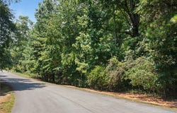 Linn Garden Lane lot: 2, West Union, SC 29696
