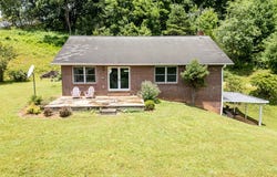 192 Dobson Mountain Rd, Franklin, NC 28734
