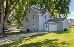 104 S Park Avenue, Springfield, MN 56087