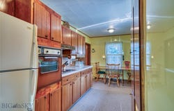6360 W Dry Creek, Manhattan, MT 59741