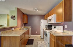 275 SE 162ND AVE, Portland, OR 97233