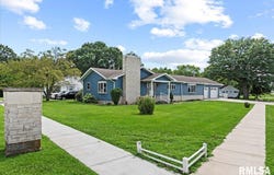 1918 GREENVIEW Street, Taylorville, IL 62568