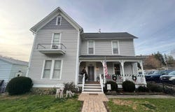7 College St, Glenville, WV 26351