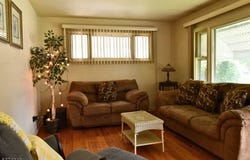 19 Florence Pl, Elmwood Park Boro, NJ 07407-3023