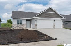 313 Falcon Run, Eagle Lake, MN 56025