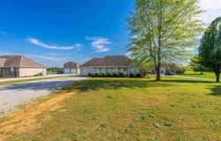 186 Co Rd 16, Florence, AL 35633