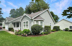 28 LONGFELLOW Drive, Erie, PA 16509