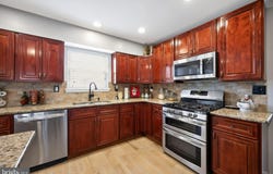 15 BROOK DRIVE, BURLINGTON, NJ 08016