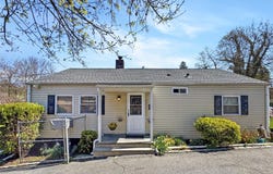 20 Elm Avenue, Glen Cove, NY 11542