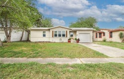 332 S Chiltipin Street, Sinton, TX 78387