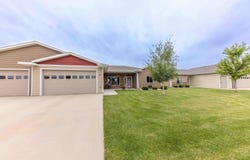 1716 Miller Lane, Aberdeen, SD 57401