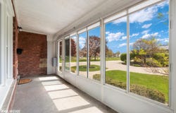 21215 E 11 Mile Road, Saint Clair Shores, MI 48081