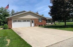 1104 N. Van St, Olney, IL 62450