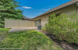 33 Hedge Row Run, Clarks Summit, PA 18411