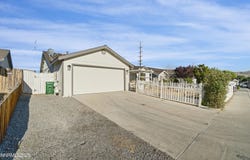 571 Spur Way, Fernley, NV 89408