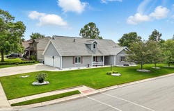 8333 Chapel Hill Place, Fort Wayne, IN 46825-6504