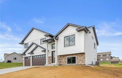 829 N Grant Street, Ellsworth, WI 54011