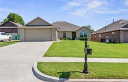 16 S Rosewood Circle, Sapulpa, OK 74066