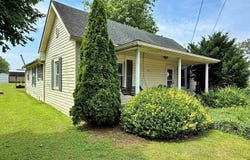 104 E 5TH Street, Brookport, IL 62910