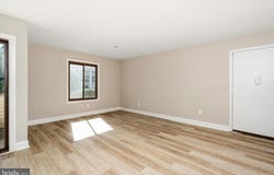 V AVON DRIVE, EAST WINDSOR, NJ 08520