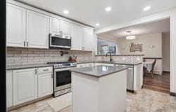 541 E Fayette Street, Denver, IA 50622