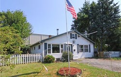 10 Woolsey Road, Middletown, RI 02842