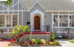 6753 Manor Crest, Oakland, CA 94618