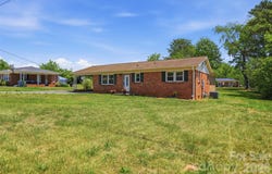 1910 26th Street NE, Hickory, NC 28601