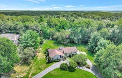 2 Putnam Court, Holmdel, NJ 07733