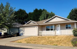 29 Devonwood Court, Eagle Point, OR 97524