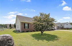 1916 Pineville Drive, Hope Mills, NC 28348