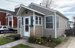 260 East Drive, Copiague, NY 11726