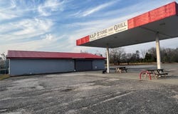 13129 NC Highway 242, Elizabethtown, NC 28337