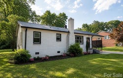 1344 12th Avenue NE, Hickory, NC 28601