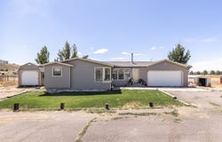 381 Oakshire Drive, Spring Creek, NV 89815