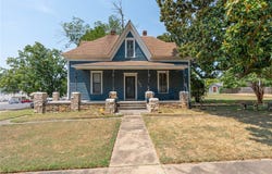 105 N 13th Street, Van Buren, AR 72956