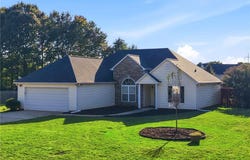 713 Manor Ridge Drive, Loganville, GA 30052