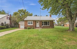 712 Mcdaniel Avenue, Minerva, OH 44657