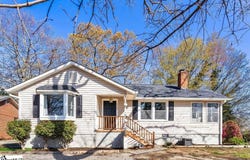 2150 Oakhurst Circle, Spartanburg, SC 29302
