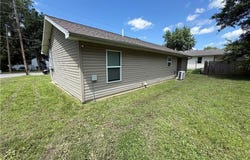 320 E Allison Street, Nevada, MO 64772