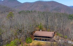 672 Summit Ridge Rd, Franklin, NC 28734