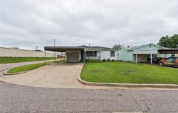 1129 N McKinley Avenue, Shawnee, OK 74801