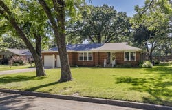 1905 Thomas Place, Arlington, TX 76010