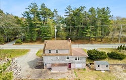 57 Onset Ave, Wareham, MA 02532