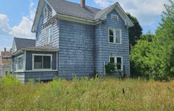 6 Pine Street, East Millinocket, ME 04430