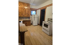 105 W Adams Avenue, Fairfield, IA 52556