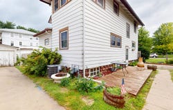 120 E 1st Street, Storm Lake, IA 50588