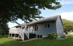 1061 29th St, Spirit Lake, IA 51360